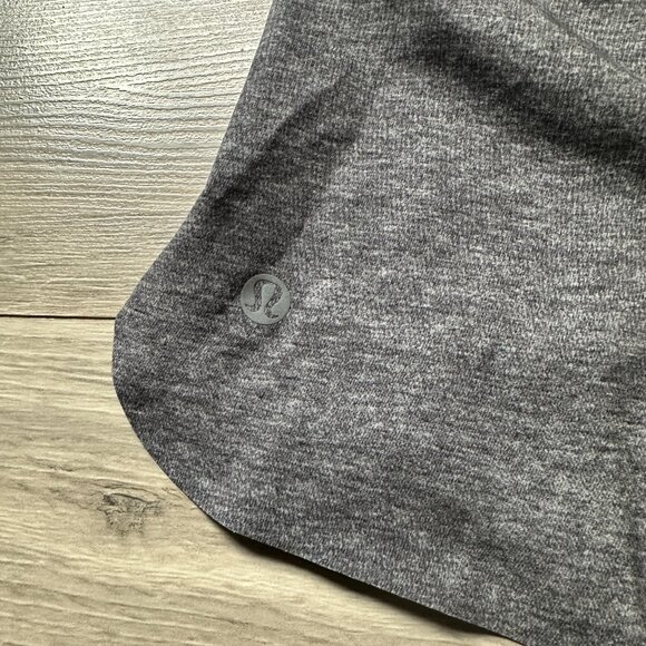 Lululemon &go Endeavor Short size 4 gray active shorts - Picture 7 of 9
